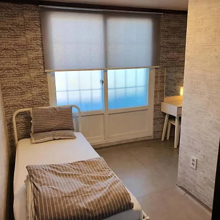 Blue Door Hostel Guesthouse Sokcho Exterior photo